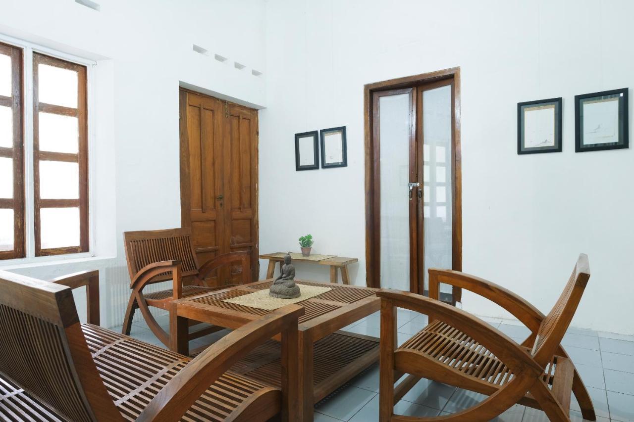 Oyo 287 Rumah Eyang Near Rsud Kota Yogyakarta Hotel Exterior foto
