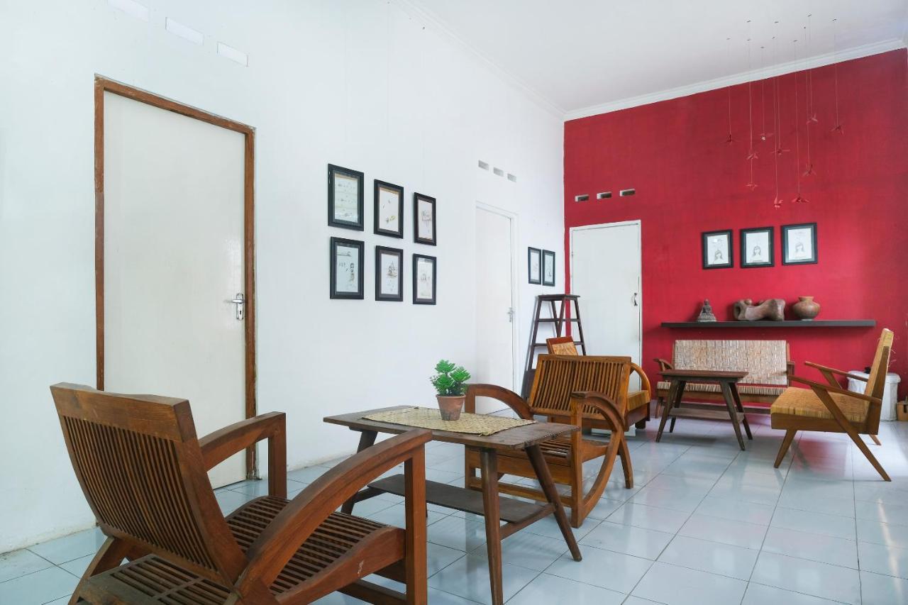 Oyo 287 Rumah Eyang Near Rsud Kota Yogyakarta Hotel Exterior foto