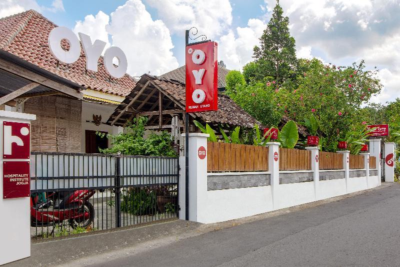 Oyo 287 Rumah Eyang Near Rsud Kota Yogyakarta Hotel Exterior foto