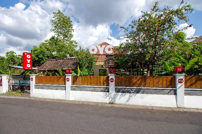 Oyo 287 Rumah Eyang Near Rsud Kota Yogyakarta Hotel Exterior foto